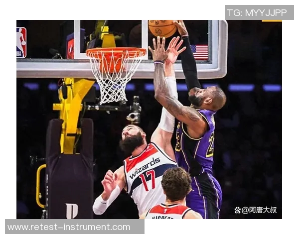 快船与湖人激战正酣最新赛况分析与精彩瞬间回顾