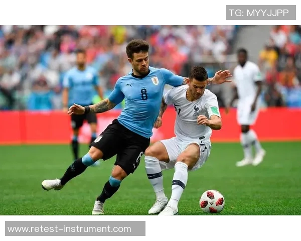 法国与乌拉圭足球对决精彩瞬间图片回顾与分析 法国与乌拉圭足球对决精彩瞬间图片回顾与分析