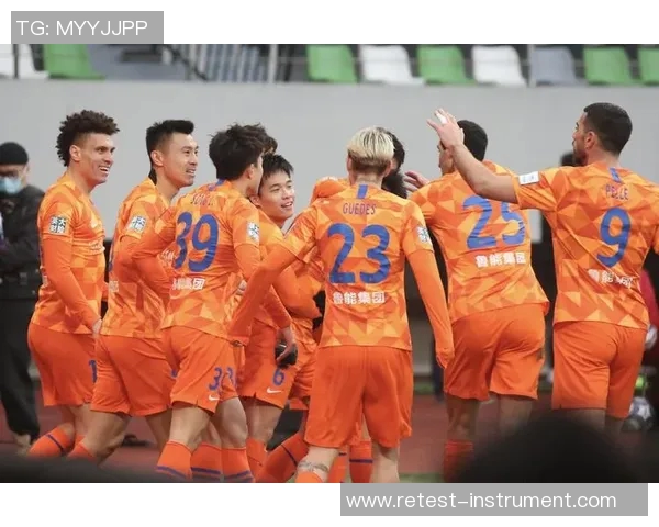 泰山鲁能与江苏队激战正酣球迷期待精彩对决与精彩进球时刻