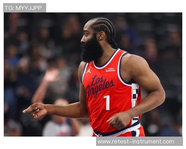 火箭队与勇士队激战正酣哈登关键时刻上演绝杀精彩瞬间 火箭队与勇士队激战正酣哈登关键时刻上演绝杀精彩瞬间