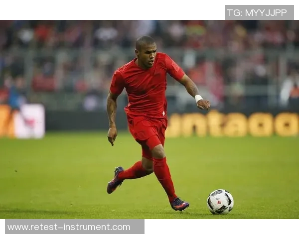 科斯塔：从足球场上的明星到生活中的平凡人