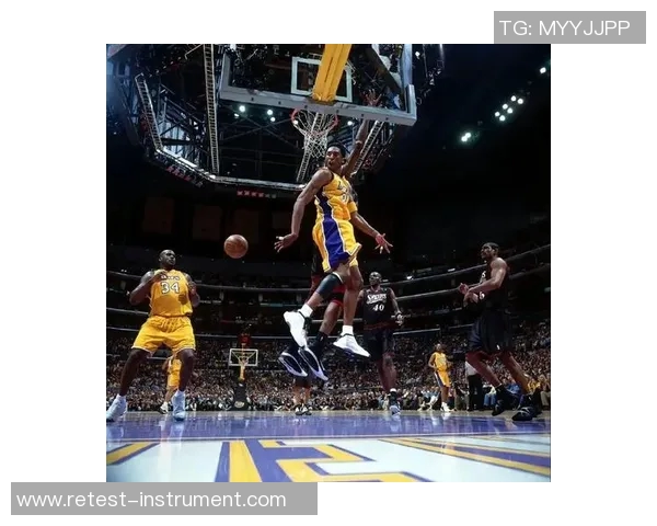 科比的传奇人生与篮球精神如何影响了一代又一代年轻球员的成长与追梦之路