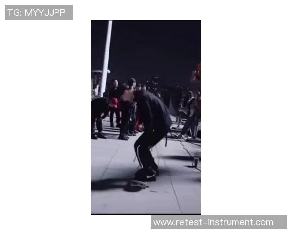 重庆滑板队的奋斗与成长：一段激情与梦想交织的滑板纪实之旅