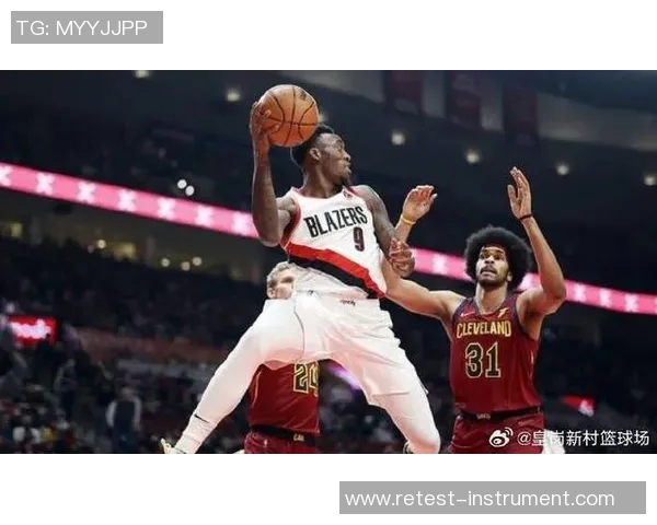 雷霆与开拓者对决分析球队状态与战术策略全面解读 雷霆与开拓者对决分析球队状态与战术策略全面解读