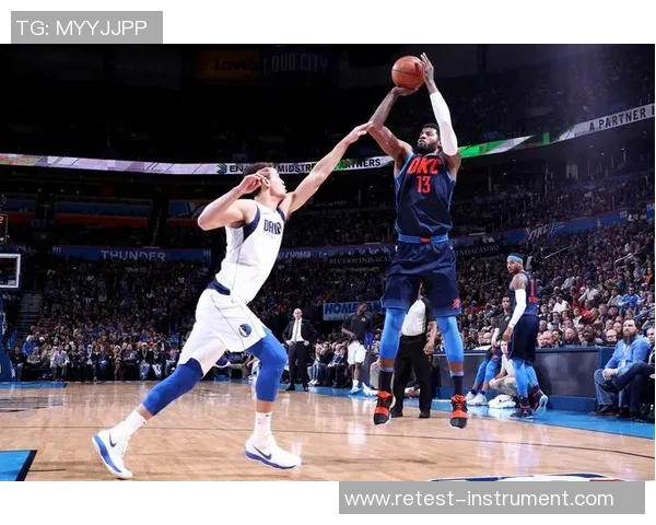 雷霆对阵鹈鹕精彩瞬间乔治全场集锦回顾与分析