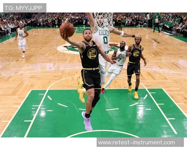 骑士与凯尔特在5月22日的激烈对决展现篮球魅力与团队精神 骑士与凯尔特在5月22日的激烈对决展现篮球魅力与团队精神