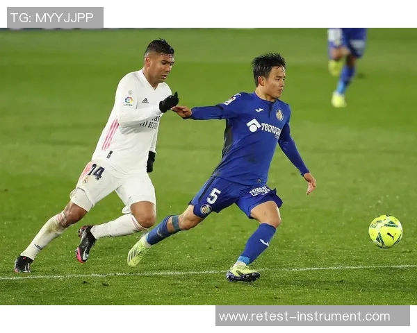 2002年经典对决皇马与巴萨的巅峰对抗与传奇时刻回顾